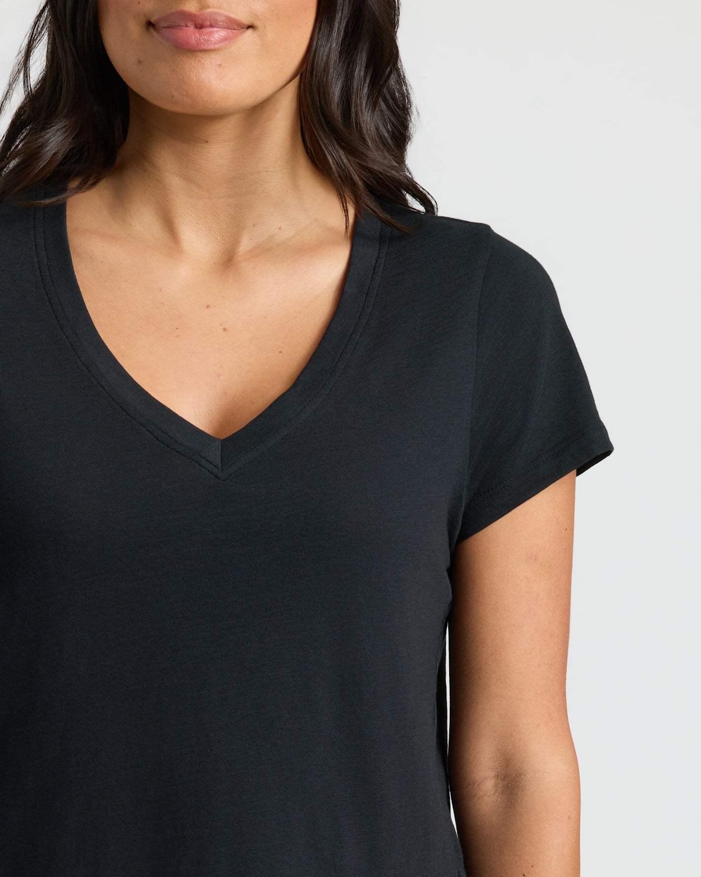 Womens Black & White Relaxed Slub V-Neck Tee 4-Pack