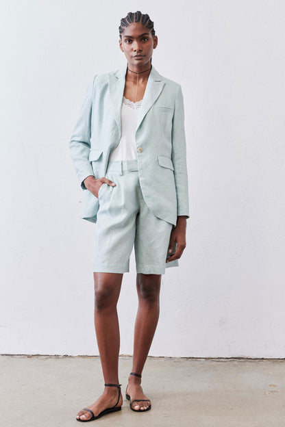 The Linen Classic Blazer That Upgrades You