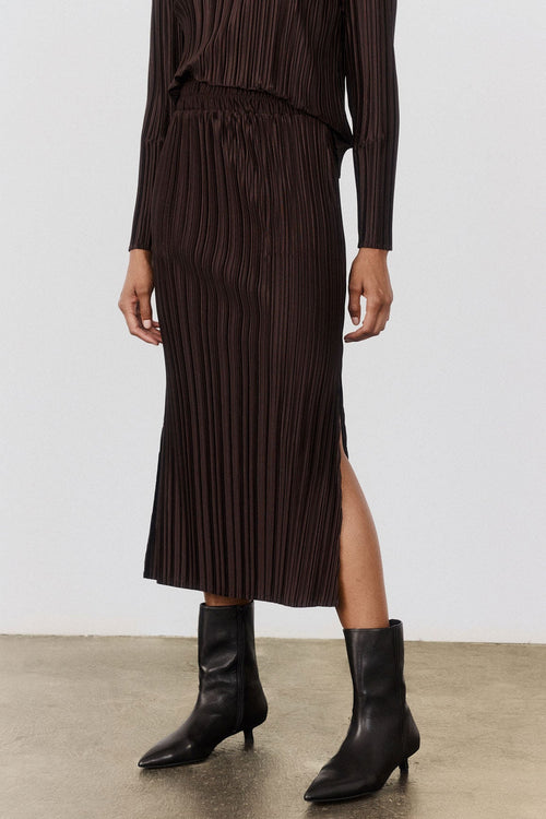 Relaxed Pleated Skirt