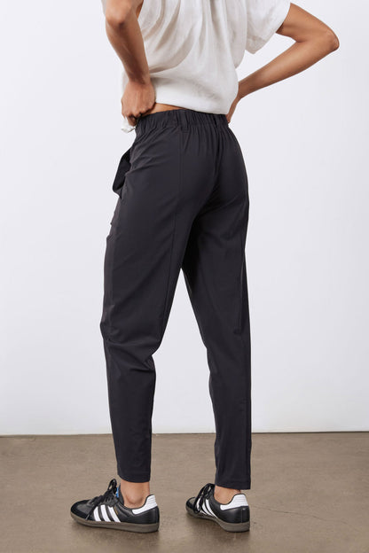 Petite Not Too Tapered Pants