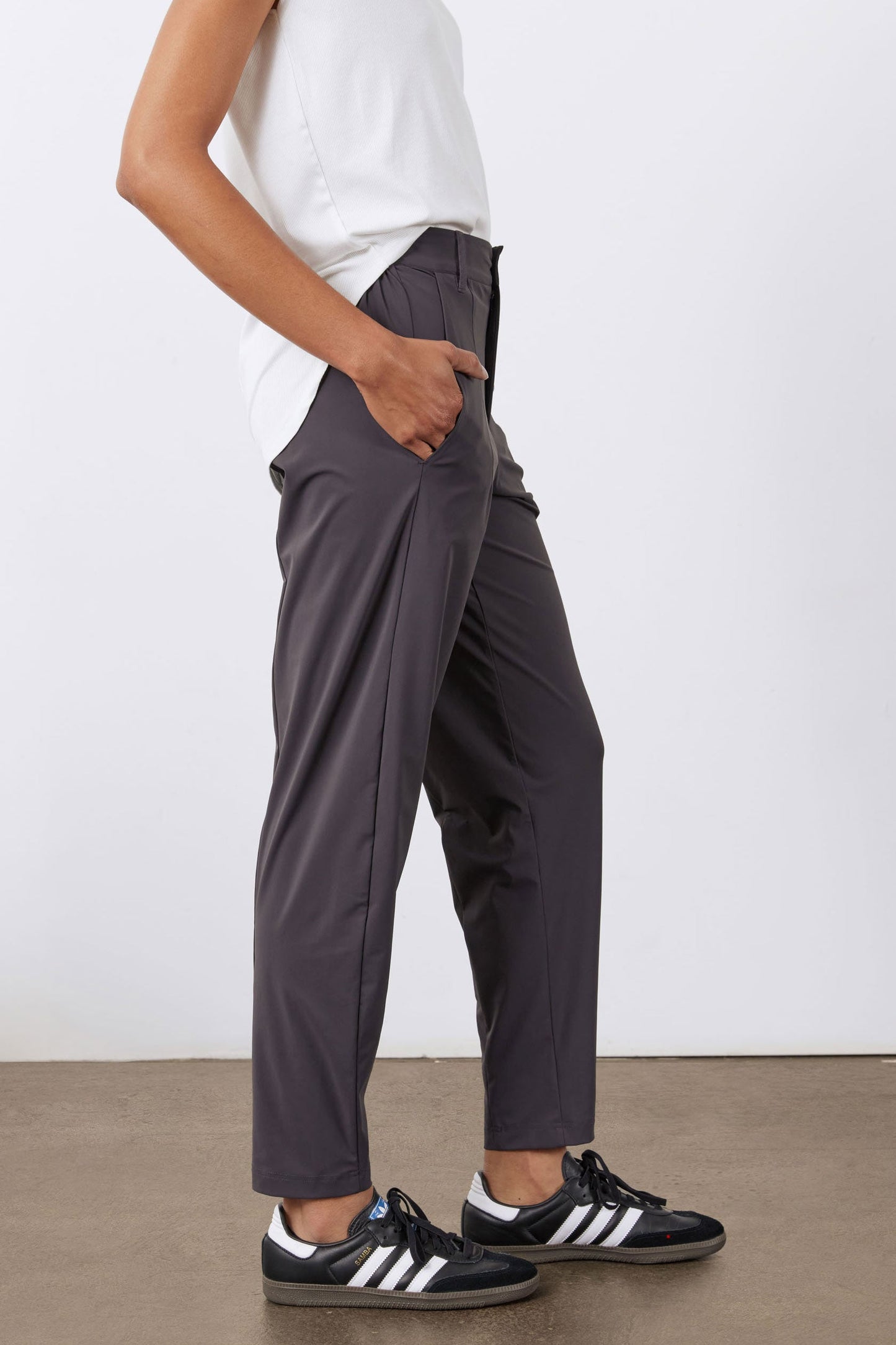 Petite Not Too Tapered Pants