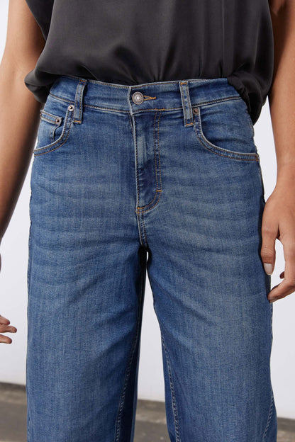 The Ultimate Barrel Leg Jeans 2.0