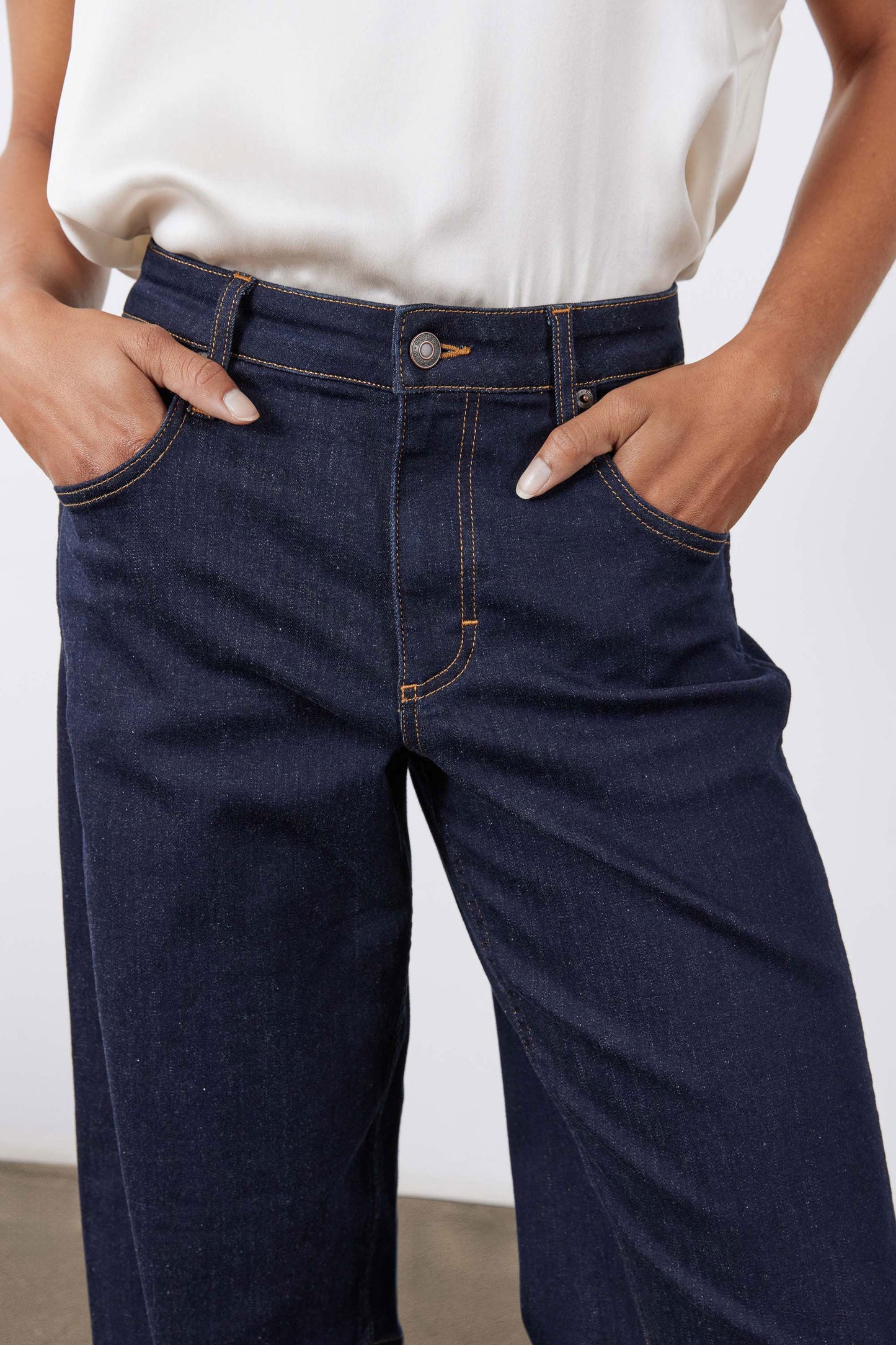 The Ultimate Barrel Leg Jeans 2.0