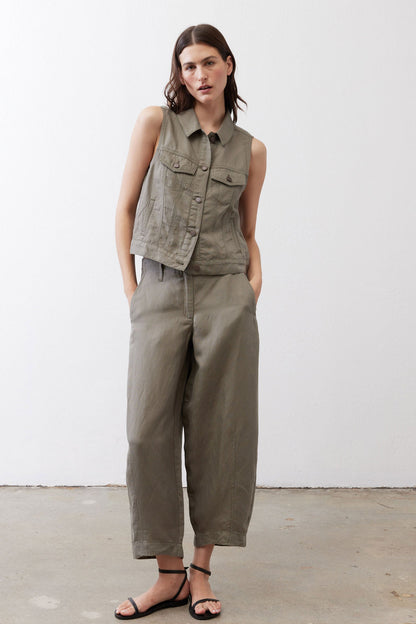 The Cropped Task Vest